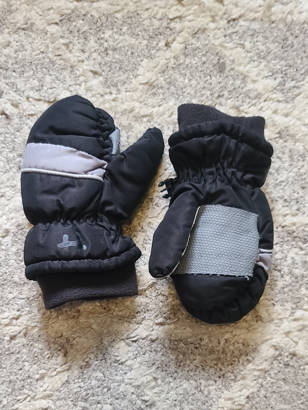 10 for $25 - Hot Paws Boys 2-3 years Black Mittens